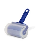 Kép 2/5 - Ruhatisztító henger, kék / piros - 17 x 11 cm