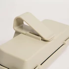 Kép 5/6 - Autós csipeszes szemüveg és kártyatartó - bézs