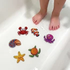 Kép 1/3 - Öntapadós csúszásgátló (tengeri motívumok, 6 db / csomag)