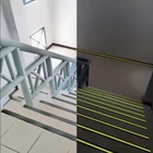 Kép 1/4 - Ragasztószalag - csúszásmentes - 5 m x 50 mm - foszforeszkáló / fekete