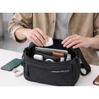 Kép 8/10 - Férfi válltáska 4 cipzáras rekesszel, fekete