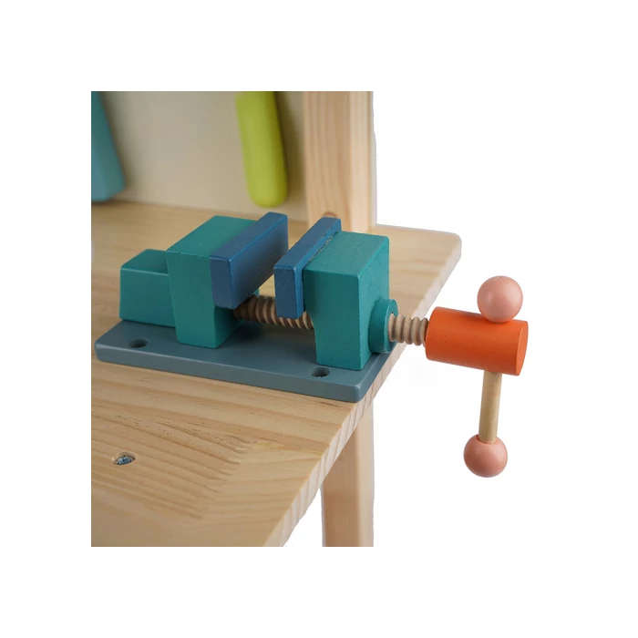 Fa munkapad szerszámokkal