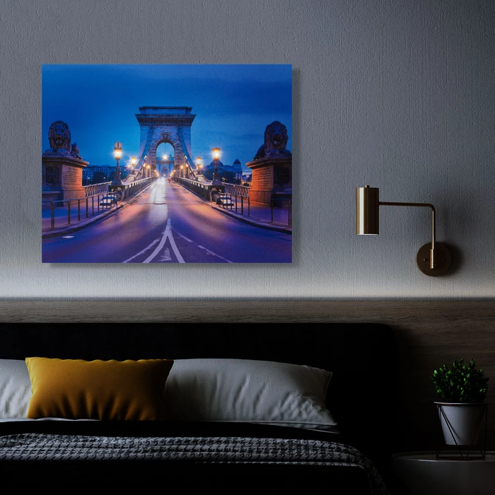 LED-es fali hangulatkép - "Lánchíd" - 2 x AA, 38 x 48 cm