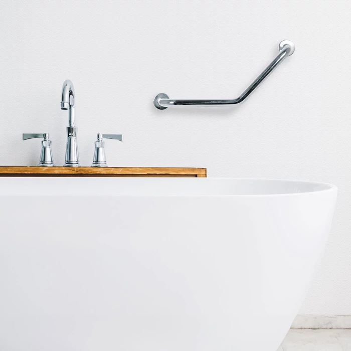 Fürdőszobai kapaszkodó (45°-ban hajlított, rozsdamentes acél, krómozott)