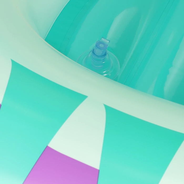 Felfújható vízi játék kormánnyal