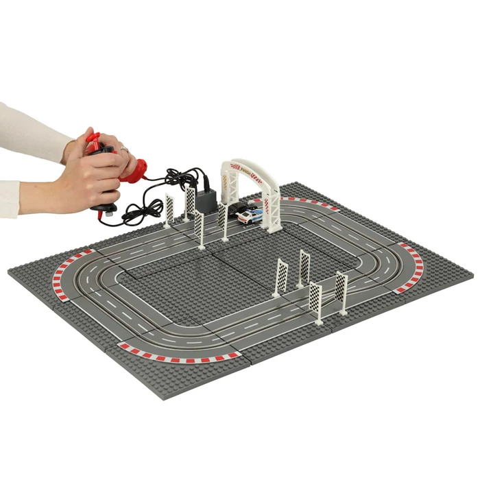 Elektromos versenypálya + 2 autó építőkockákkal 