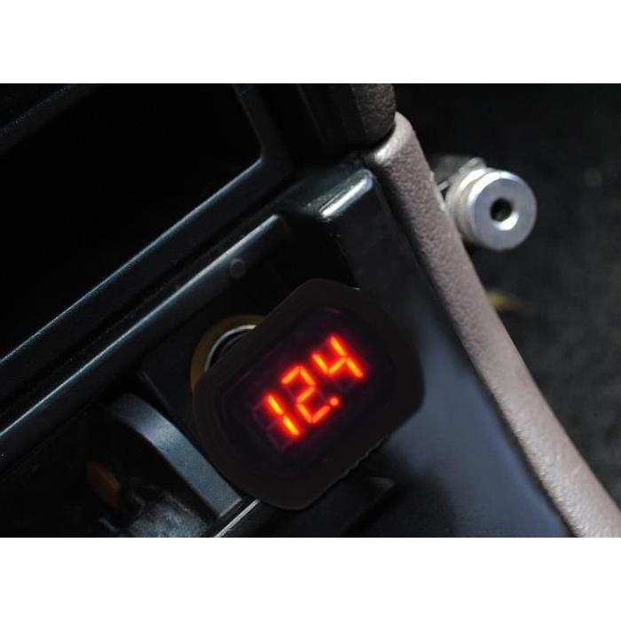 Voltmérő 12 24V
