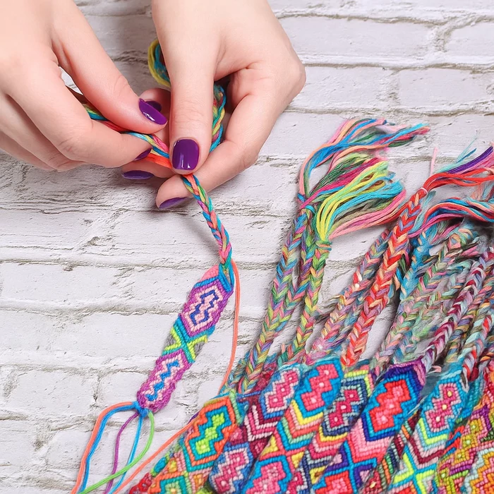 Színes hímzőfonal készlet, 50 db