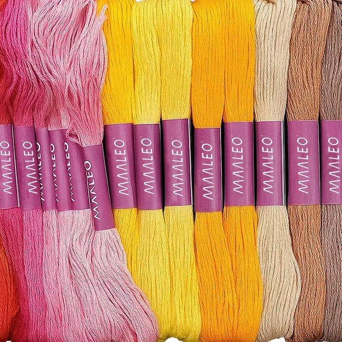 150 Színes hímzőfonal készlet vágóval