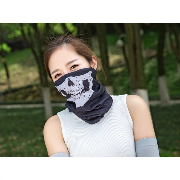 Unisex csősál koponya mintával