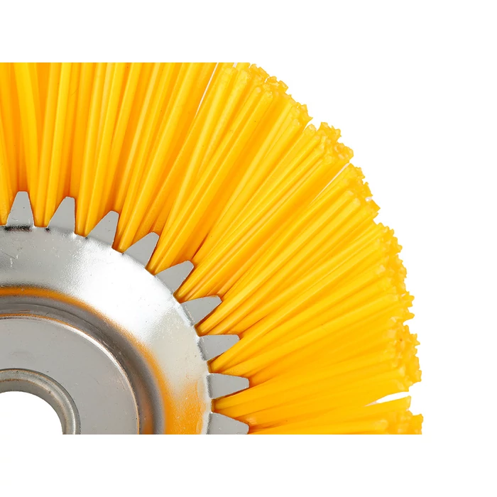 Körkefe fűkaszákhoz kemény burkolat tisztításához