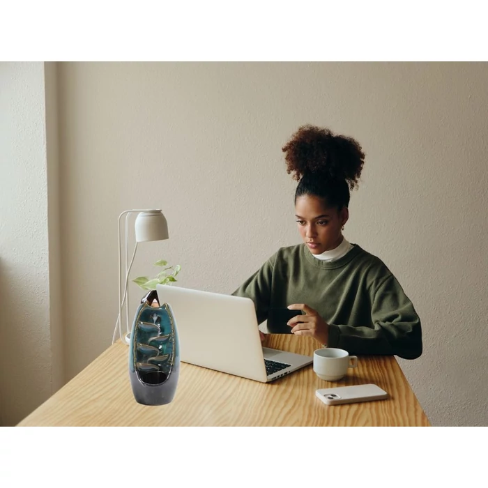 Visszaáramló füstölőkúp tartó 10 db füstölőkúppal