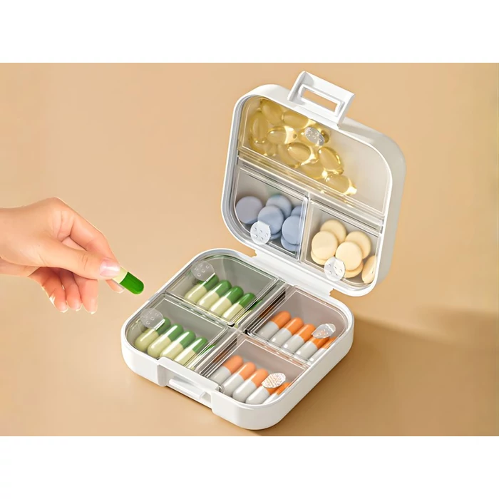 7 rekeszes gyógyadagoló doboz, 8 x 7.5 x 3.5 cm