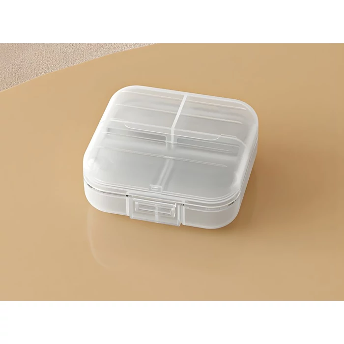 7 rekeszes gyógyadagoló doboz, 8 x 7.5 x 3.5 cm