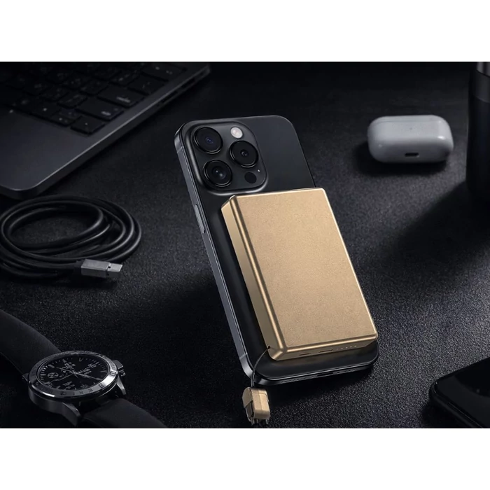 Powerbank vezeték nélküli töltési funkcióval, USB-C és Lightning, 10000 mAh, 20W, arany