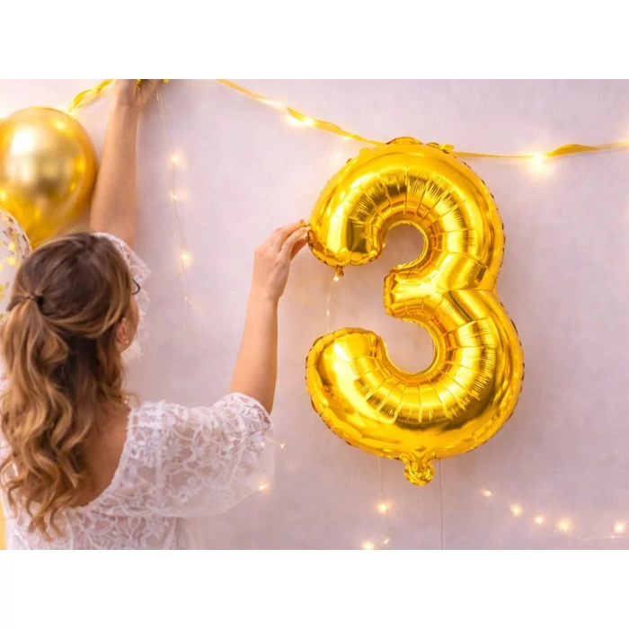 3-as számú fólia lufi születésnapra, aranysárga, 40 x 70 cm